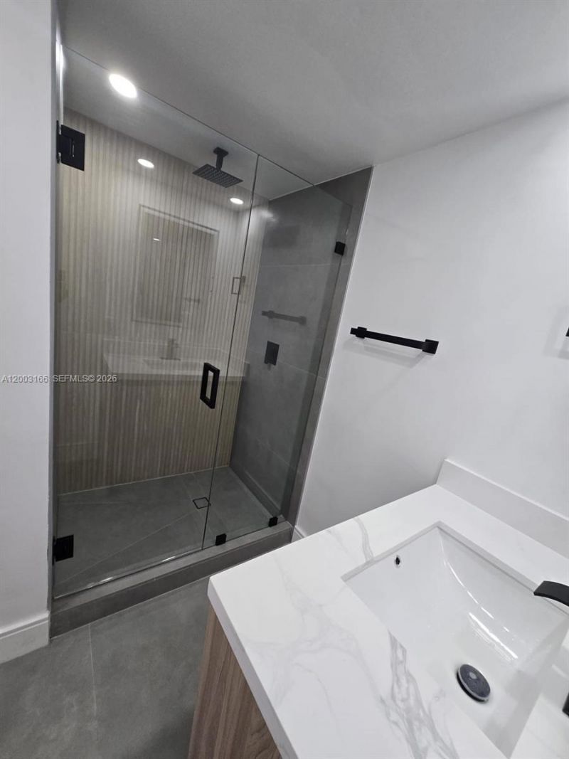 20840 San Simeon Way, Unit 601, Miami, FL 33179 Photo
