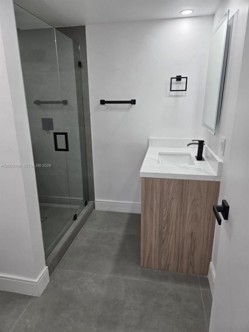 20840 San Simeon Way, Unit 601, Miami, FL 33179 Photo