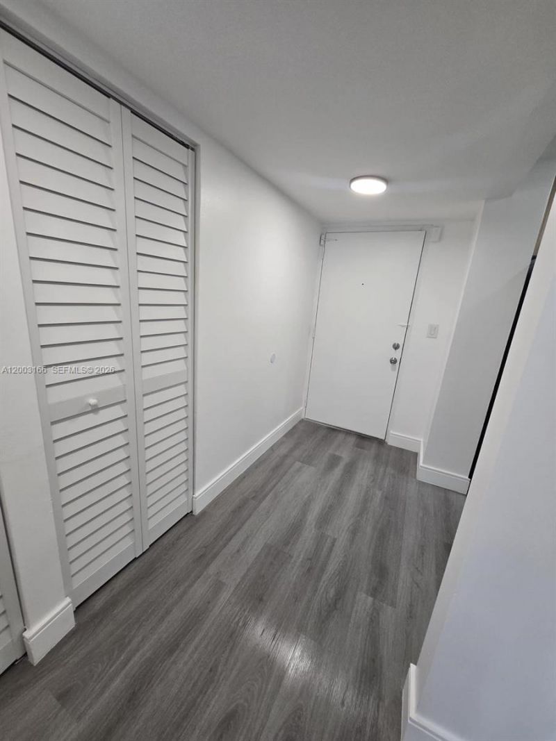 20840 San Simeon Way, Unit 601, Miami, FL 33179 Photo