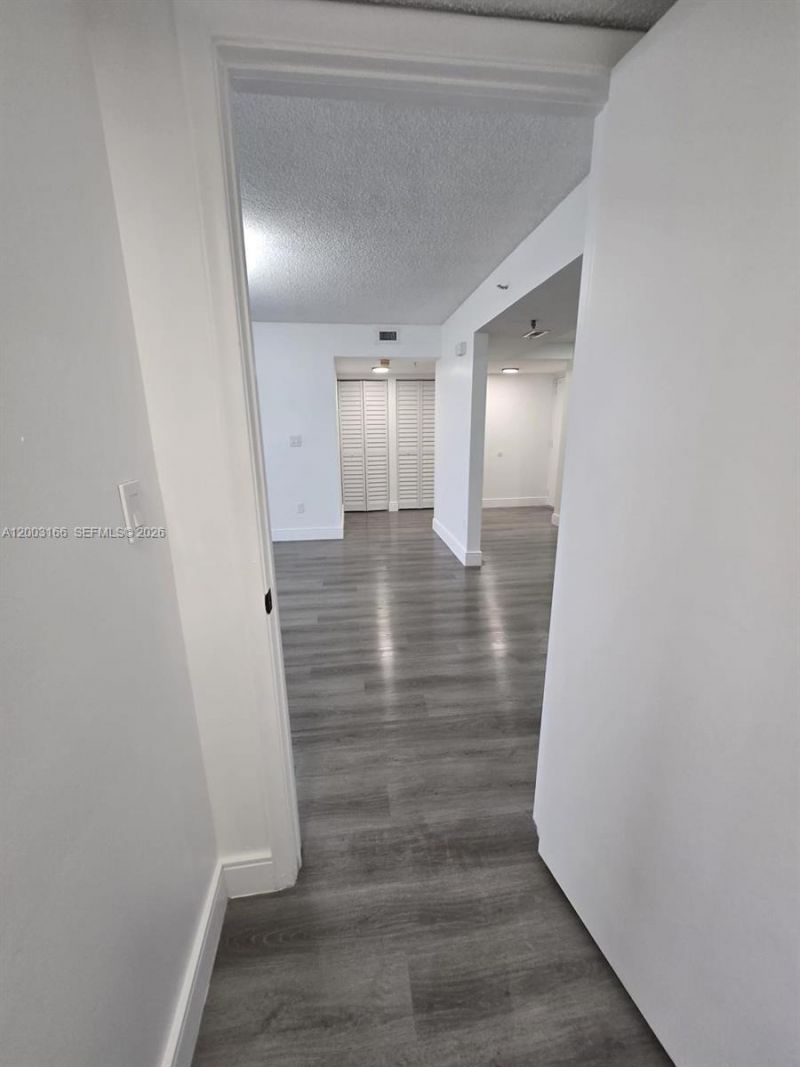 20840 San Simeon Way, Unit 601, Miami, FL 33179 Photo
