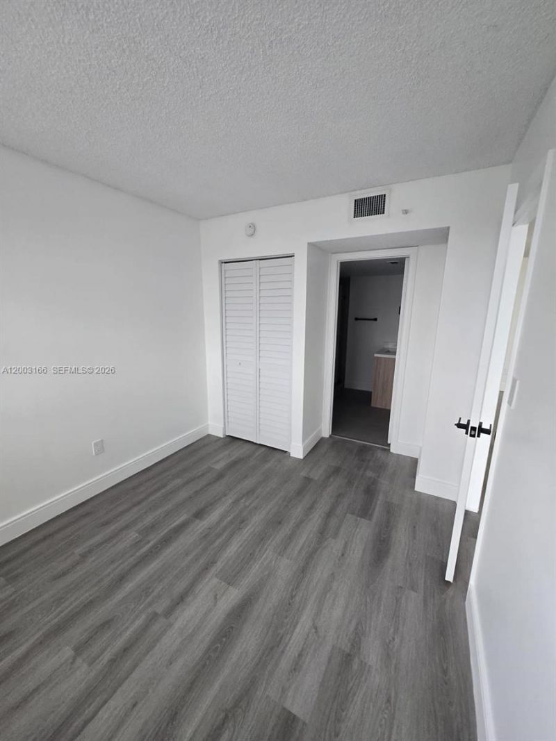 20840 San Simeon Way, Unit 601, Miami, FL 33179 Photo
