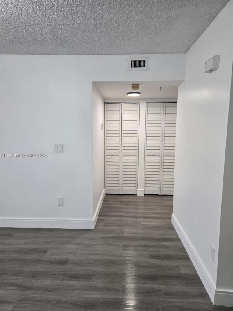 20840 San Simeon Way, Unit 601, Miami, FL 33179 Photo