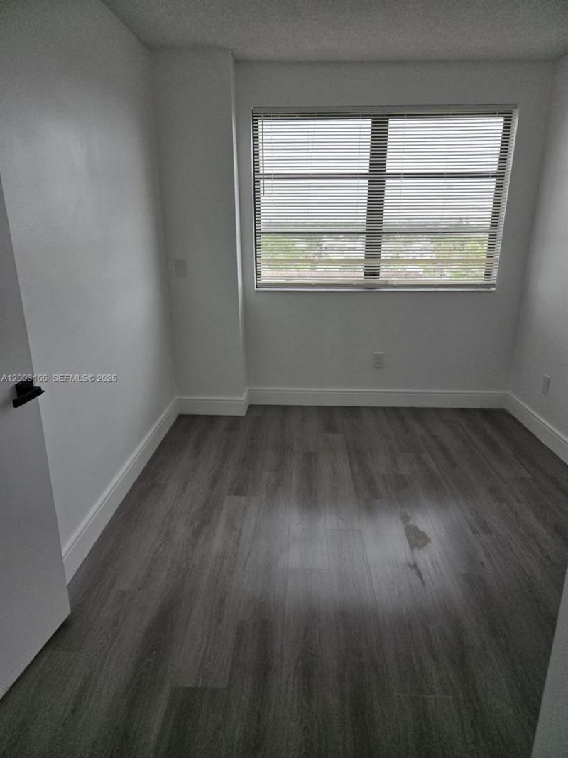 20840 San Simeon Way, Unit 601, Miami, FL 33179 Photo