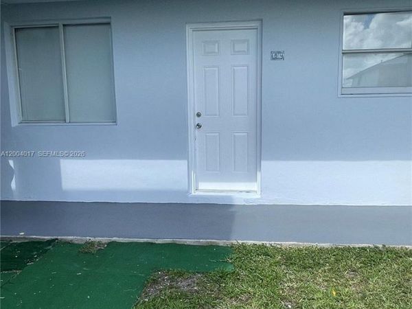 1255 W 49th Pl , Unit E102, Hialeah, FL 33012
