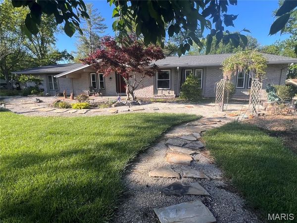 14611 Rogue River Drive , Chesterfield, MO 63017