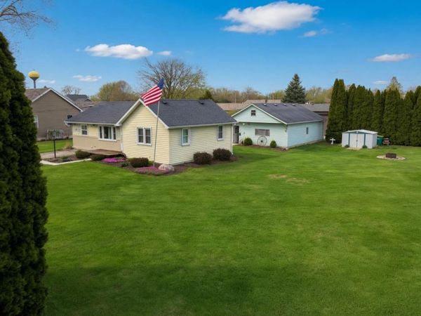 109 W South Street, KIRKLAND, IL 60146