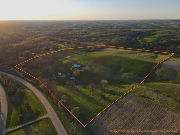 15700 N Imbus Lane, EAST DUBUQUE, IL 11933