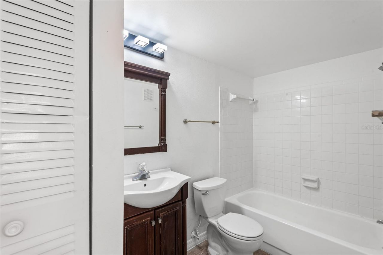 6262 Emerson Avenue S, Unit 28, Saint Petersburg, FL 33707 Photo