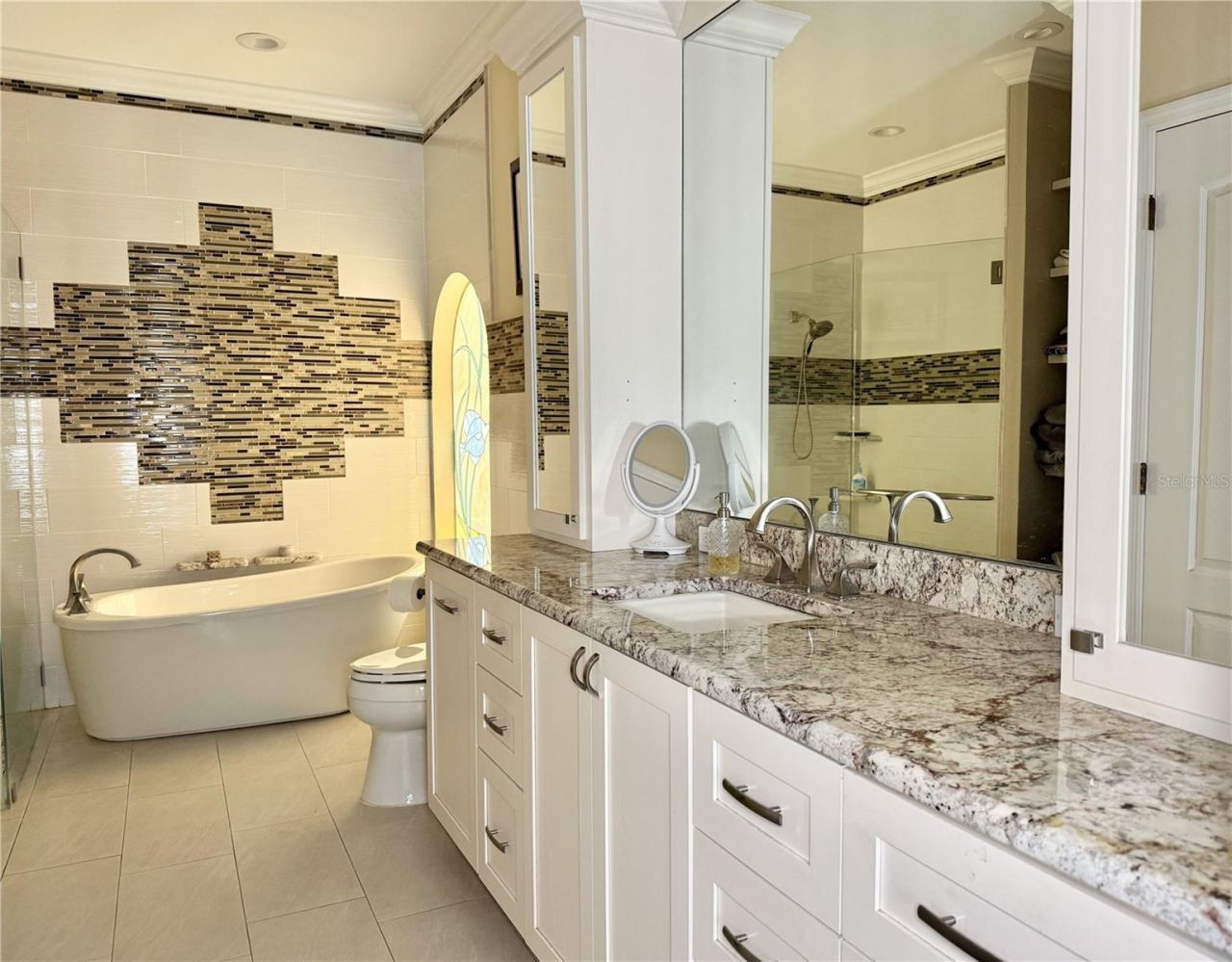 6326 N Queensway Dr, Temple Terrace, FL 33617 Photo
