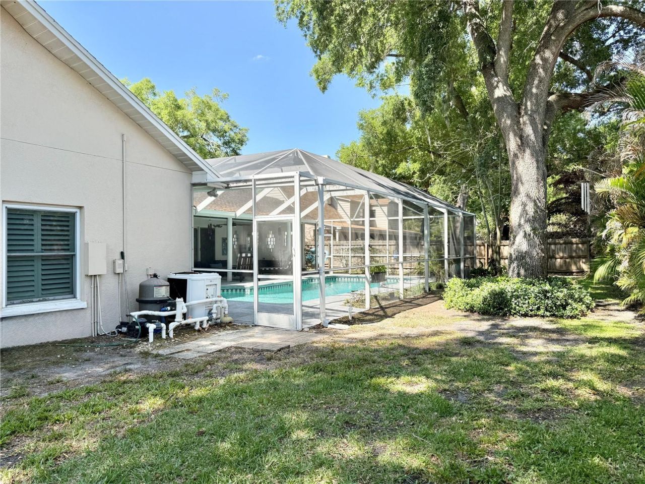 6326 N Queensway Dr, Temple Terrace, FL 33617 Photo