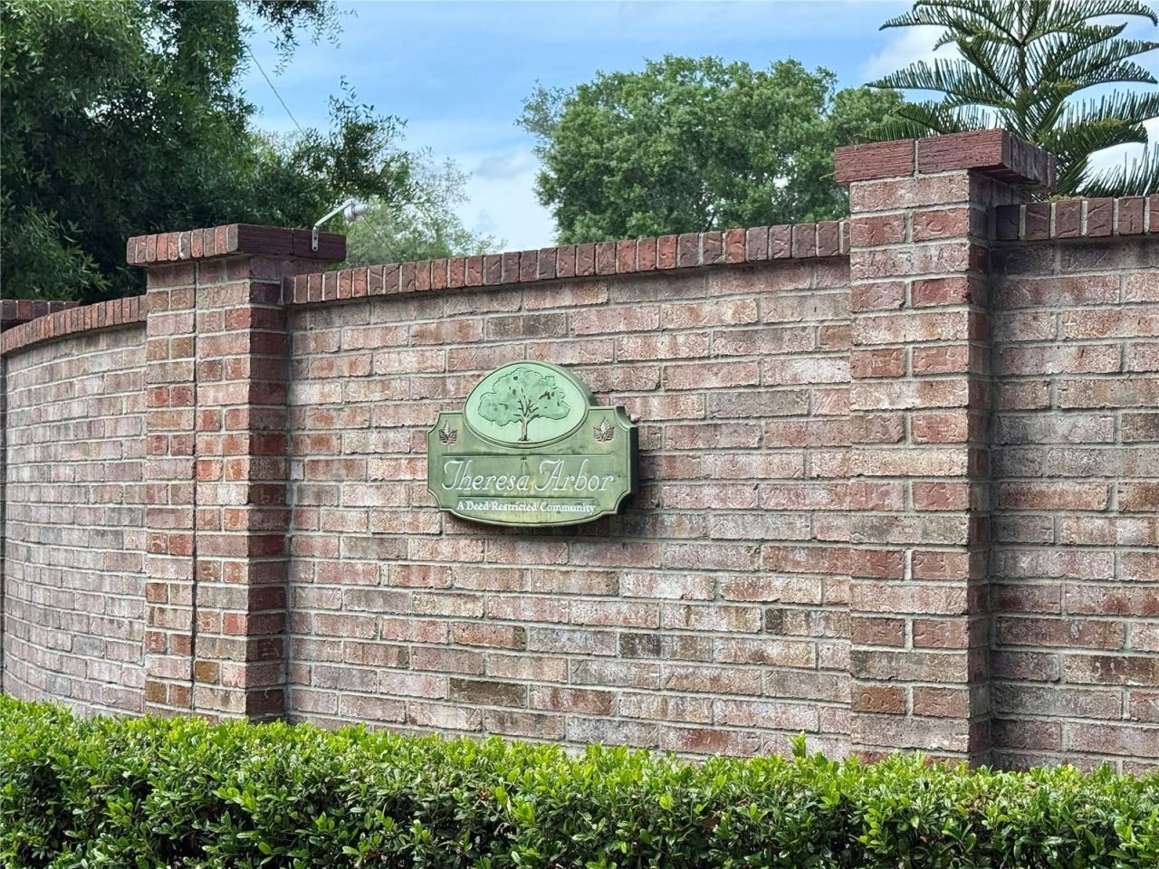 6326 N Queensway Dr, Temple Terrace, FL 33617 Photo