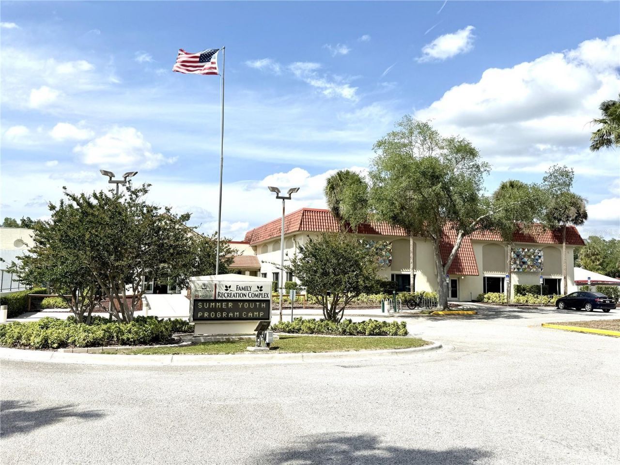 6326 N Queensway Dr, Temple Terrace, FL 33617 Photo