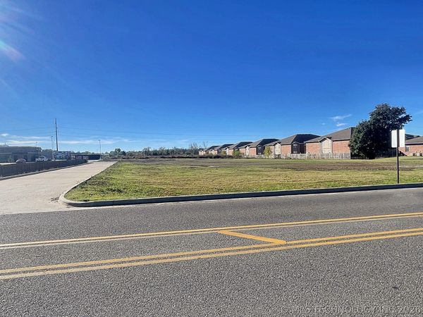 203 Southridge Road , Tahlequah, OK 74464