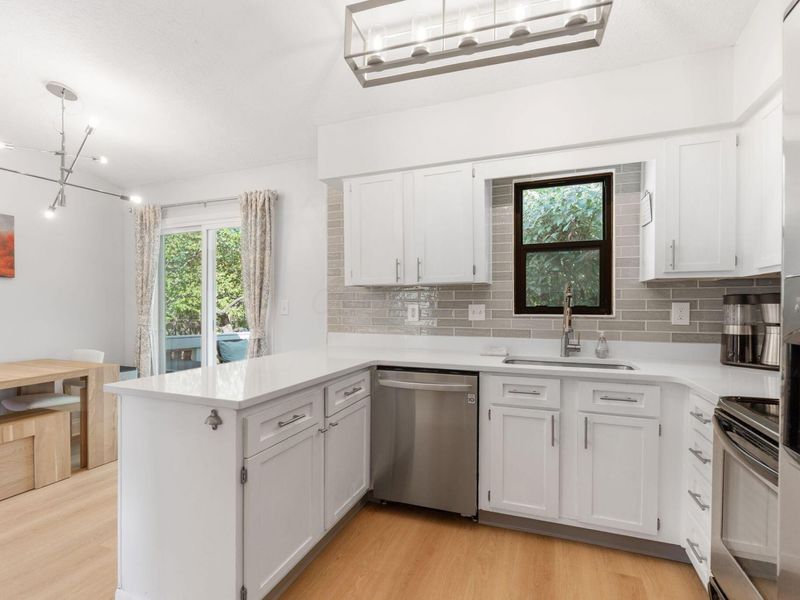 5038 Shannonbrook Drive, Columbus, OH 43221 Photo 1