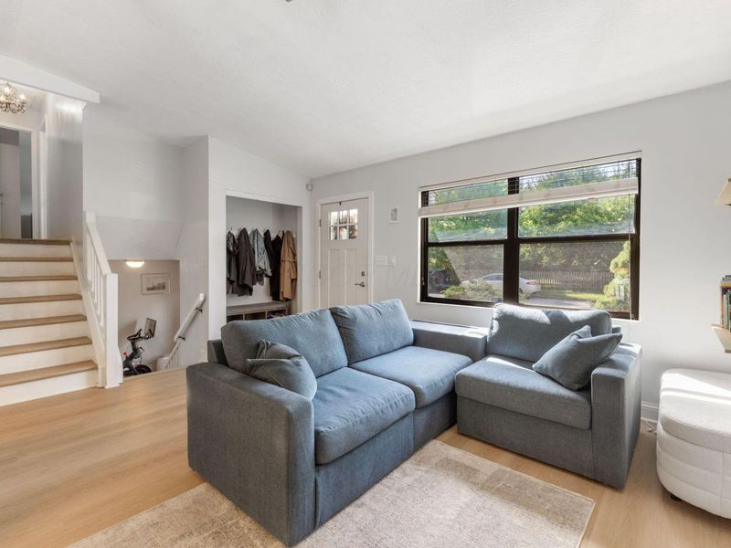 5038 Shannonbrook Drive, Columbus, OH 43221 Photo 12