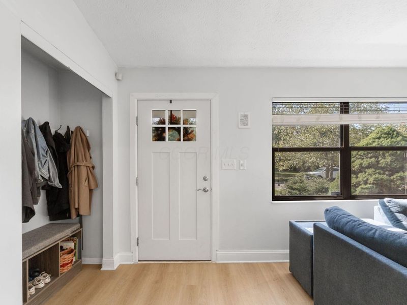 5038 Shannonbrook Drive, Columbus, OH 43221 Photo 4