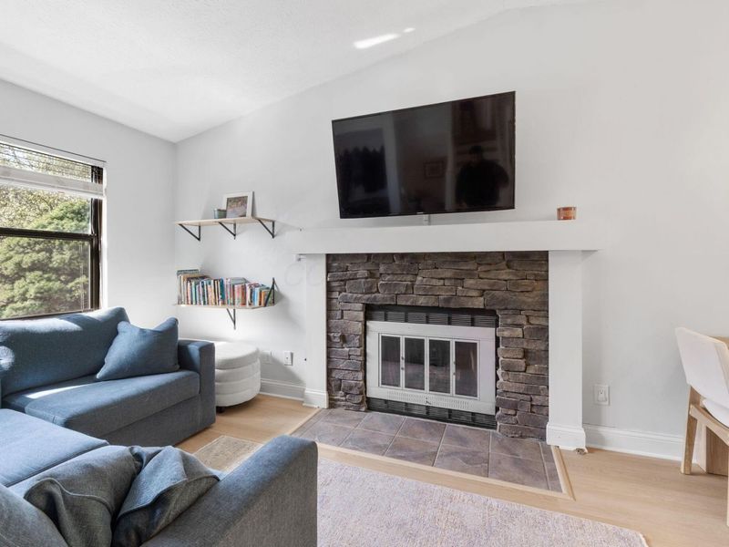 5038 Shannonbrook Drive, Columbus, OH 43221 Photo 6