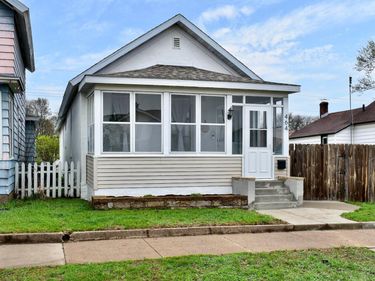 464 E Howard Street, Winona, MN 55987