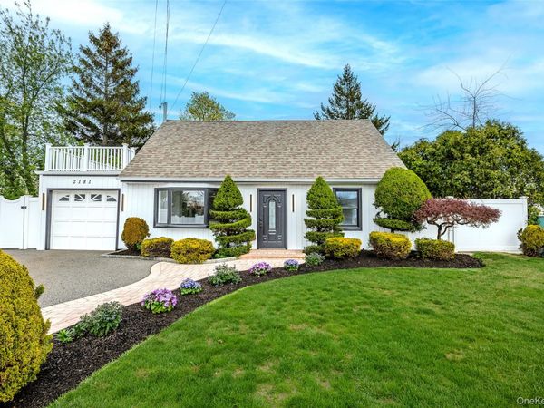 2181 Hortense Avenue , Seaford, NY 11783