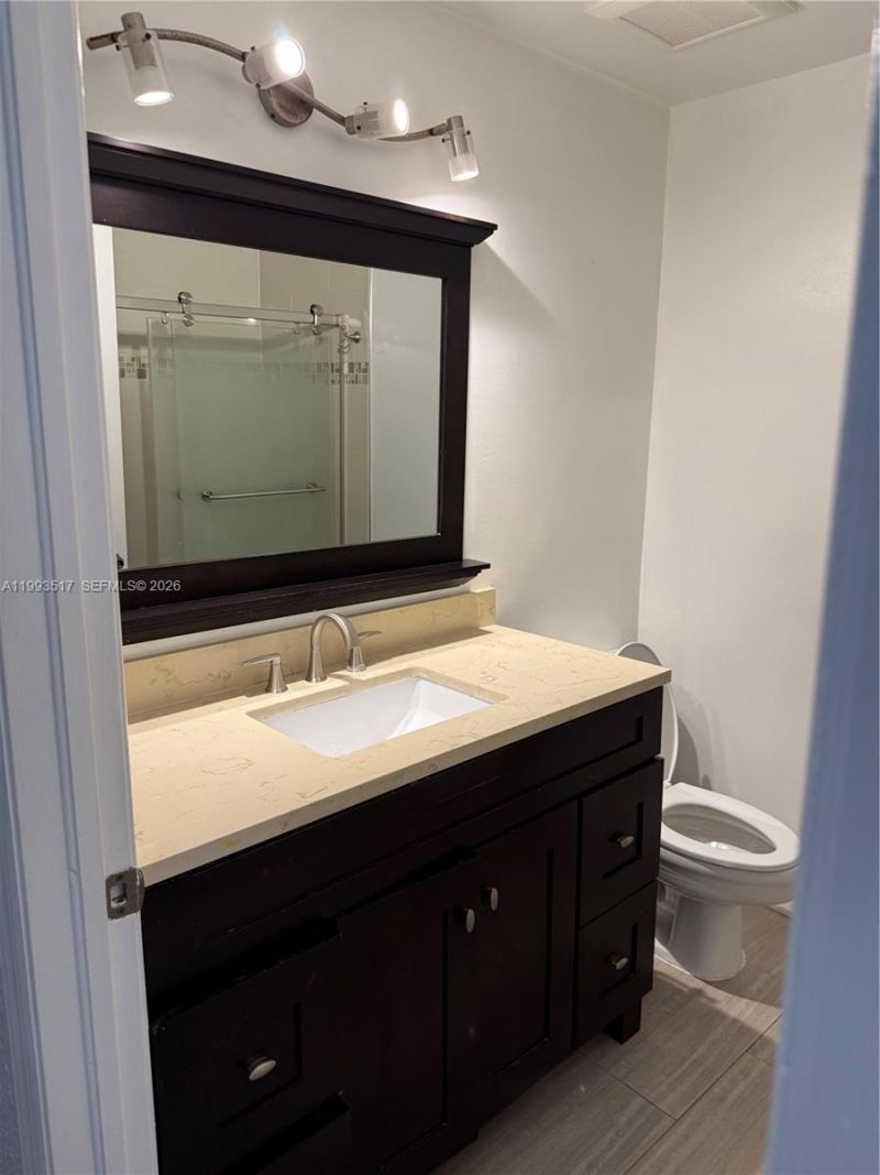 11617 NW 62nd Ter, Unit 430, Doral, FL 33178 Photo