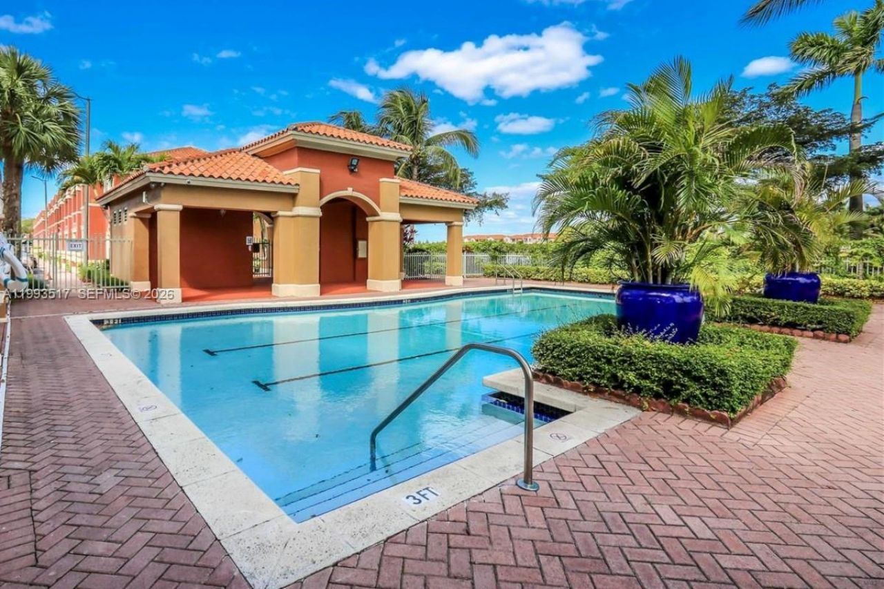11617 NW 62nd Ter, Unit 430, Doral, FL 33178 Photo
