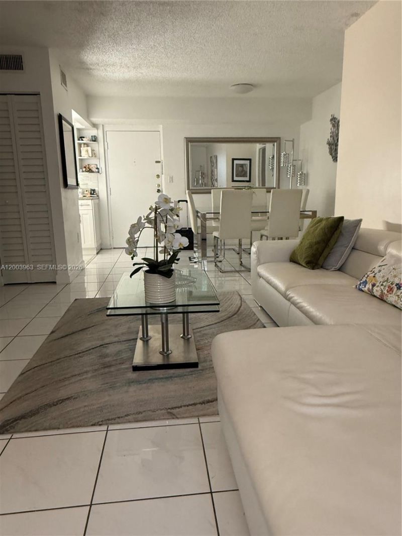5033 NW 7th St, Unit 312, Miami, FL 33126 Photo