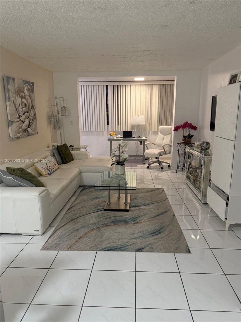 5033 NW 7th St, Unit 312, Miami, FL 33126 Photo