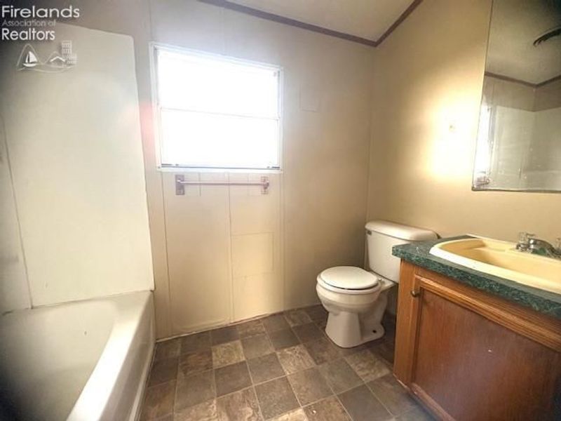 1121 Clayberg Road, Unit 108, Greenwich, OH 44837 Photo 9