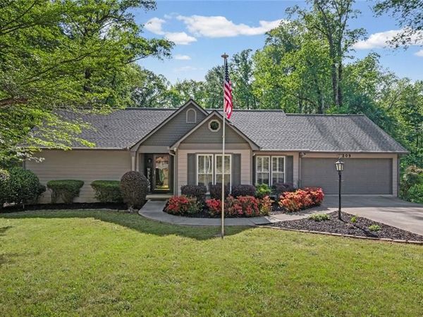 209 Farmington Trace, Carrollton, GA 30116