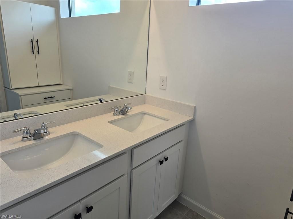1437 Weeping Willow Ct, Cape Coral, FL 33909 Photo