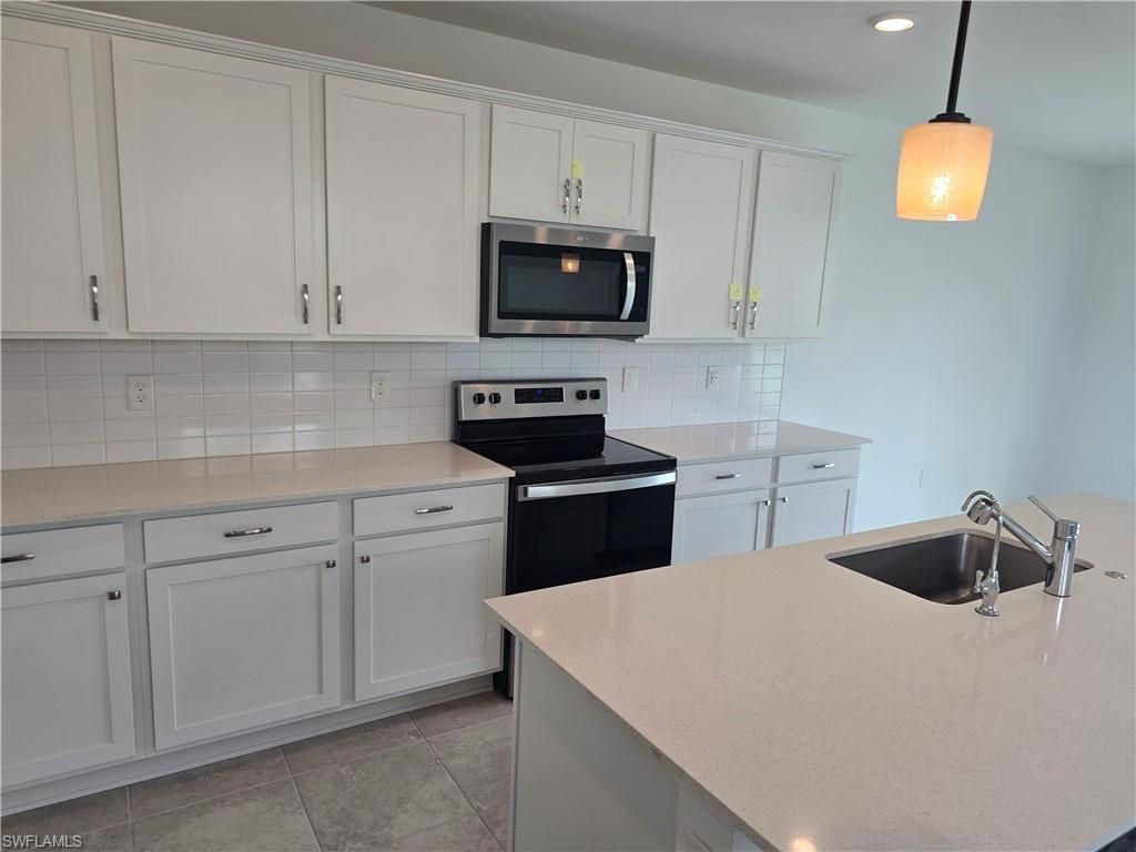 1437 Weeping Willow Ct, Cape Coral, FL 33909 Photo