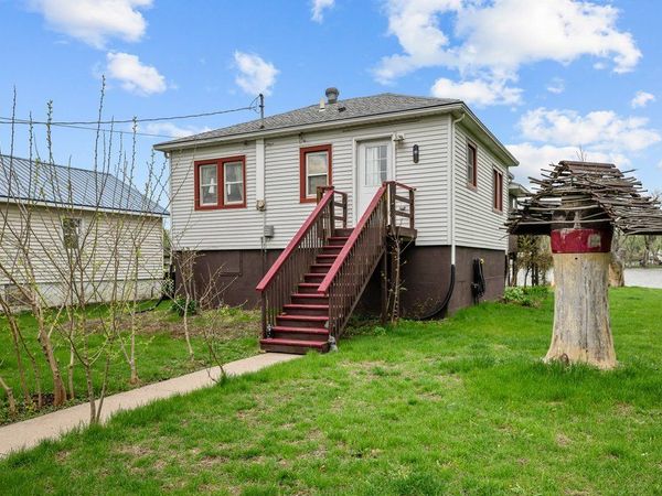 3213 South Shore Drive , Moline, IL 61265