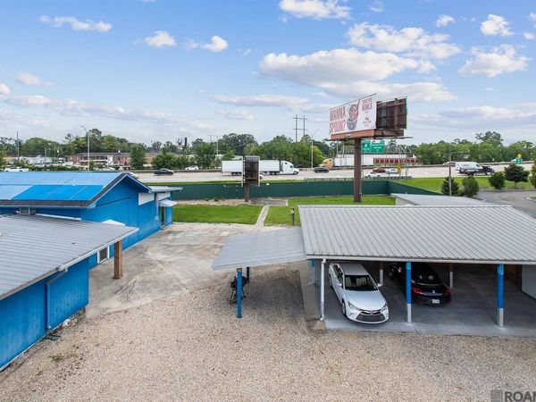 11590 N Harrells Ferry Rd, Baton Rouge, LA 70816