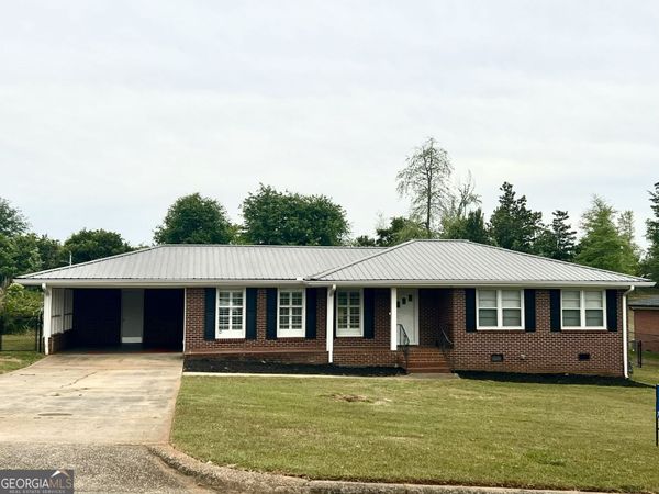 6 Colonial Drive, Newnan, GA 30263