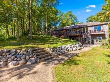 10580 Pine Song Drive, Nisswa, MN 56468