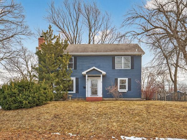 2672 Parkview Boulevard , Robbinsdale, MN 55422