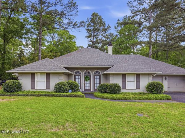 1525 Kristen Drive, Jackson, MS 39211