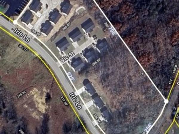 225 Iris Ln, Crossville, TN 38555