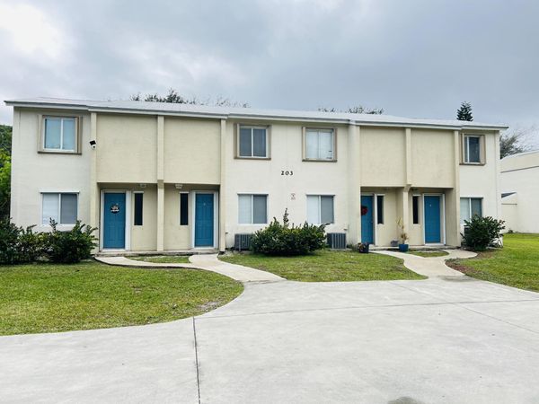 203 Southland Drive, Unit B, Fort Pierce, FL 34982