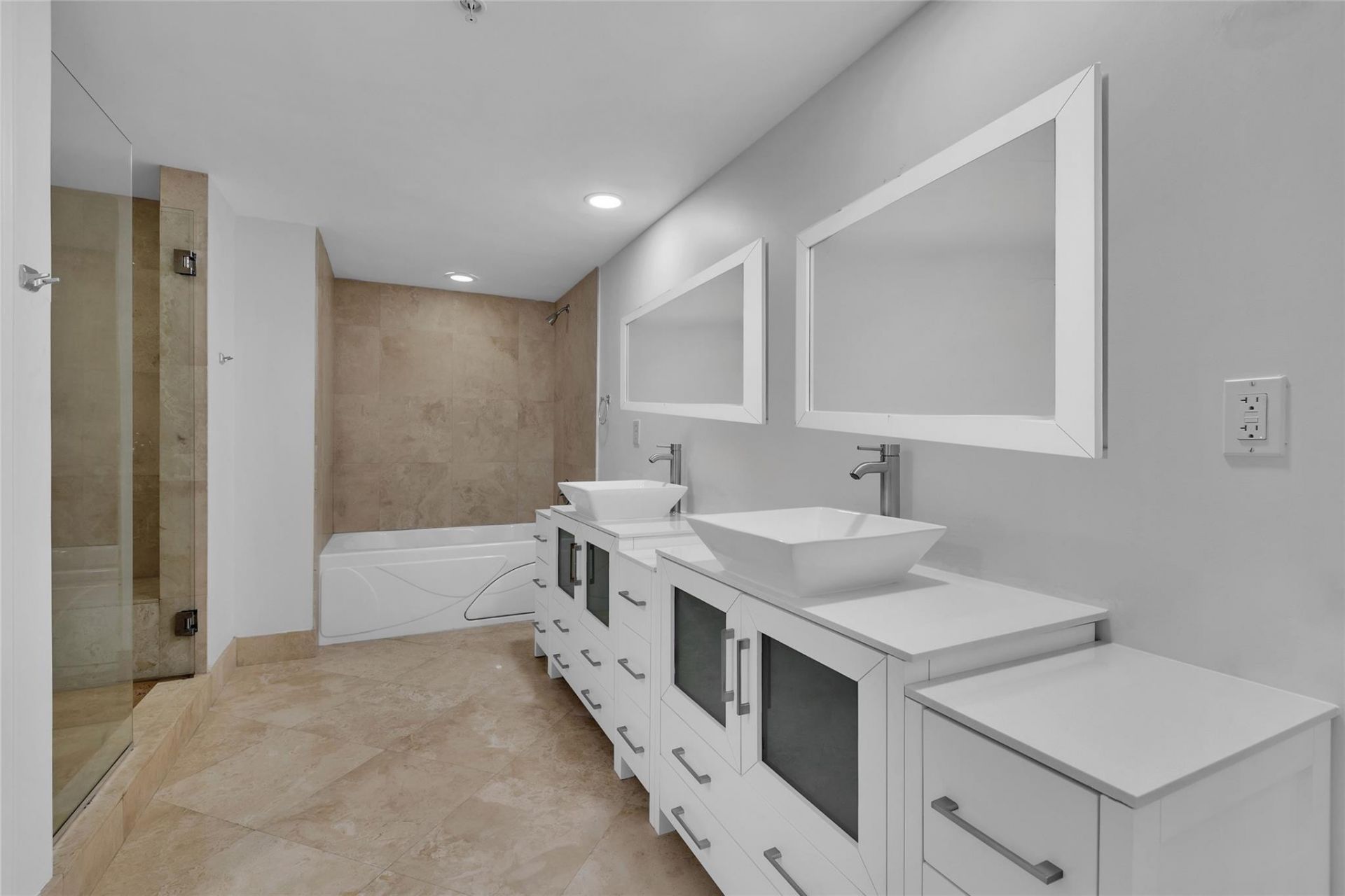 900 SE 2nd Street, Unit 502, Fort Lauderdale, FL 33301 Photo