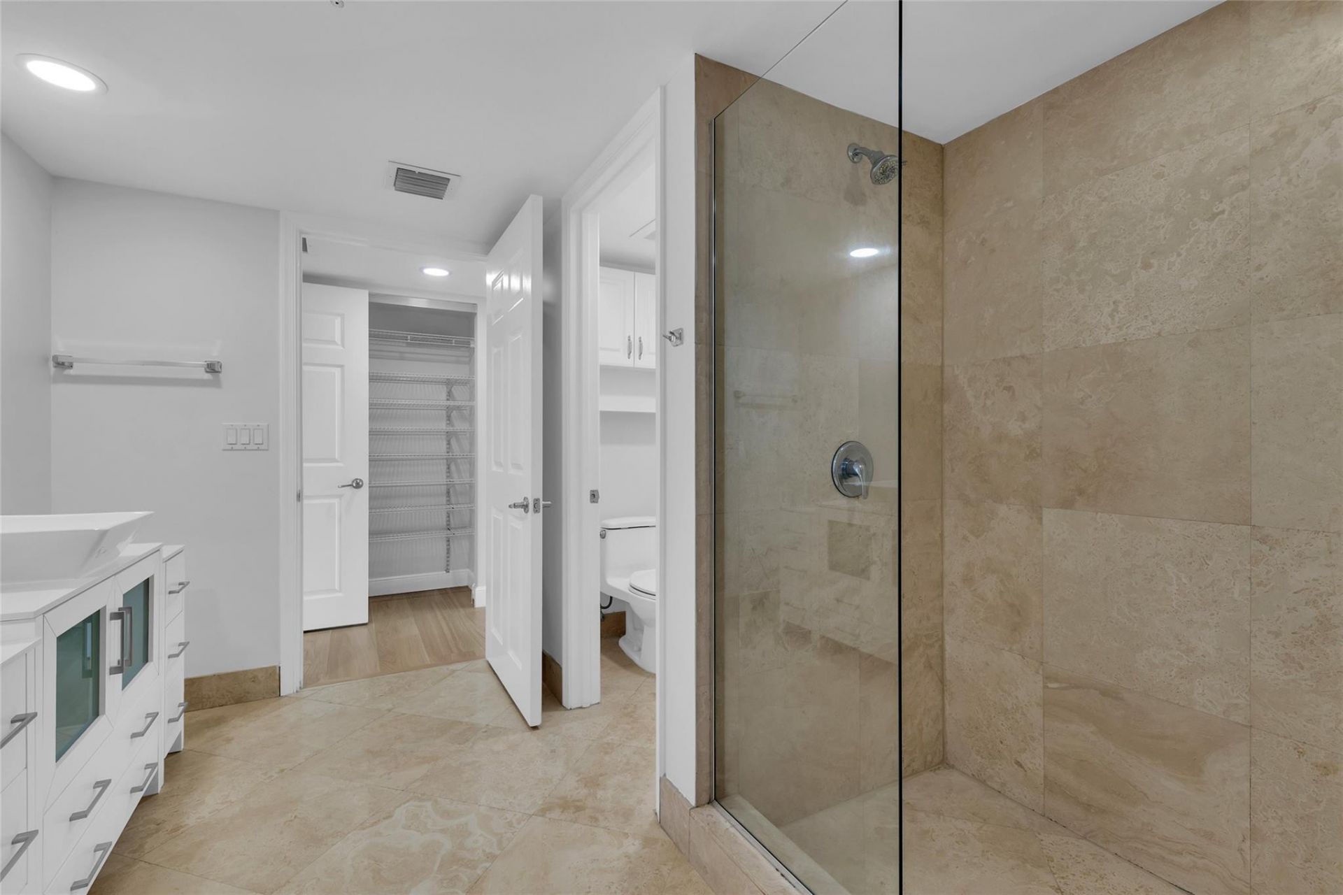 900 SE 2nd Street, Unit 502, Fort Lauderdale, FL 33301 Photo