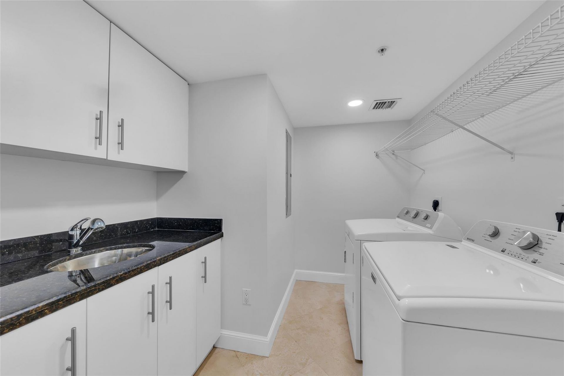 900 SE 2nd Street, Unit 502, Fort Lauderdale, FL 33301 Photo