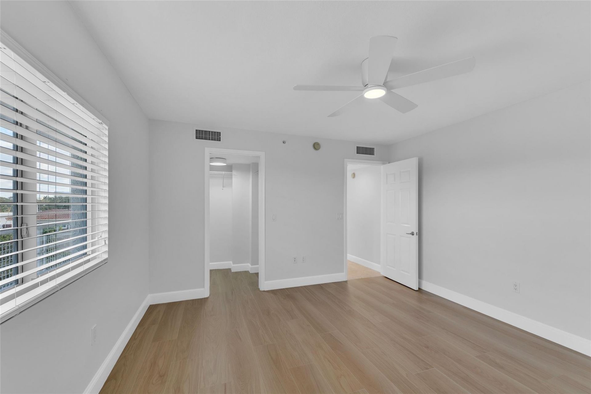 900 SE 2nd Street, Unit 502, Fort Lauderdale, FL 33301 Photo