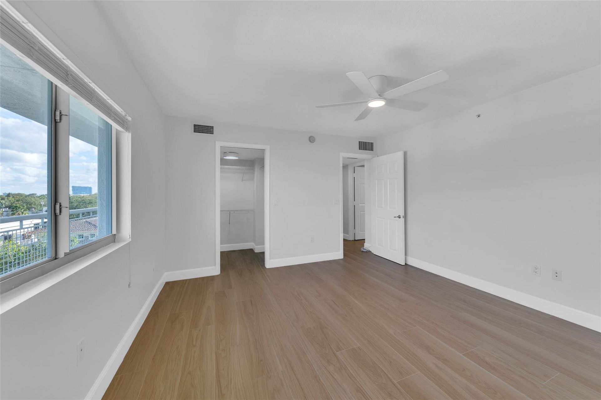 900 SE 2nd Street, Unit 502, Fort Lauderdale, FL 33301 Photo