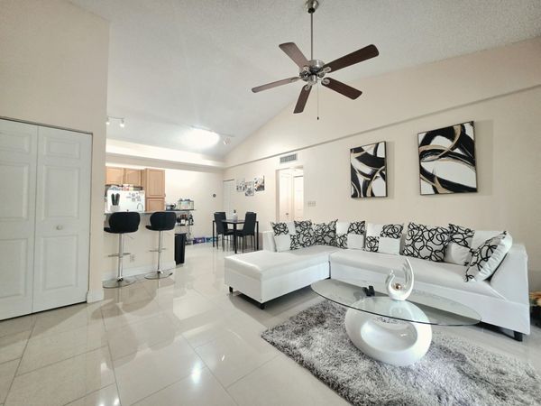 641 Lyons Road, Unit 11203, Coconut Creek, FL 33063