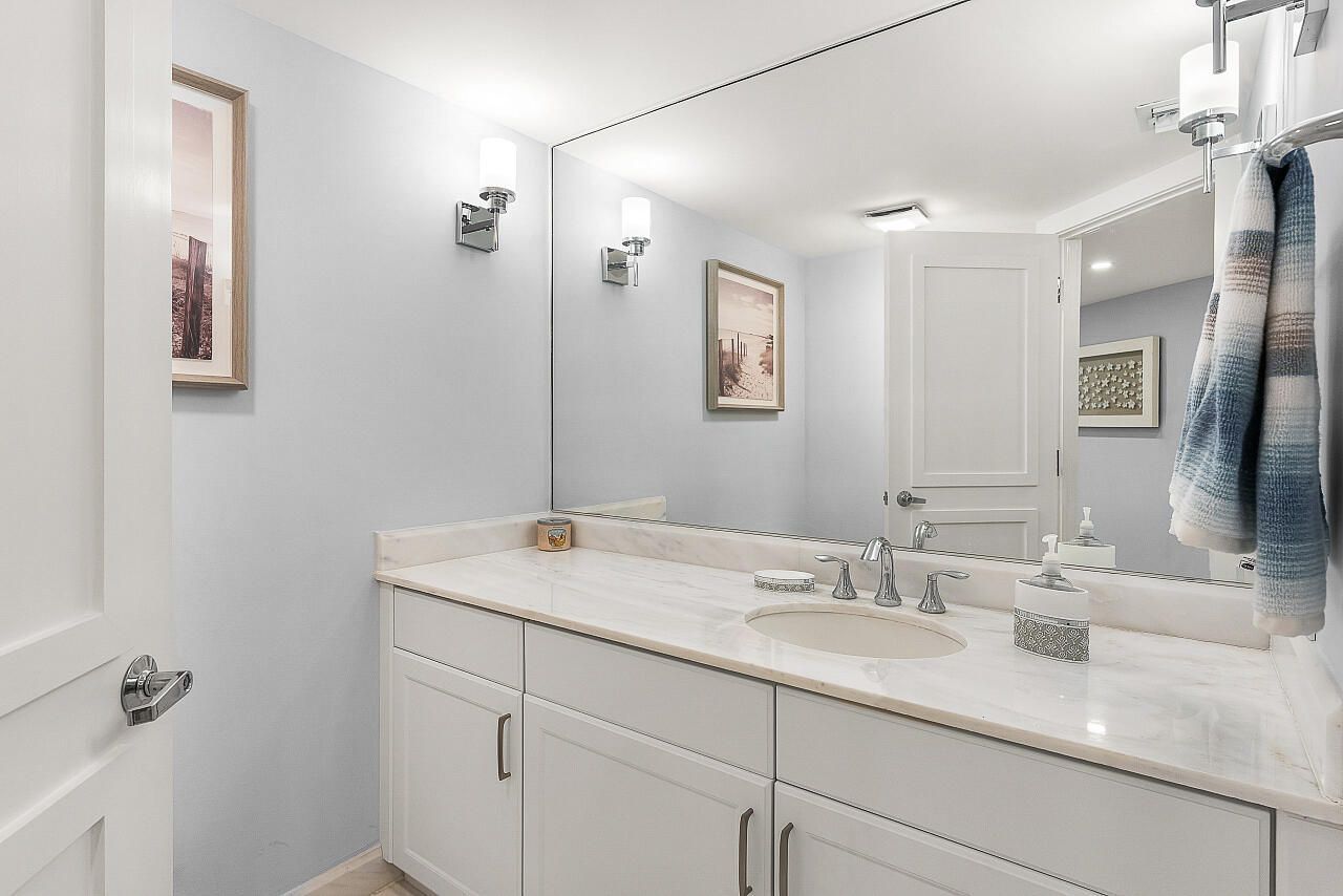 100 Lakeshore Drive, Unit 252, North Palm Beach, FL 33408 Photo