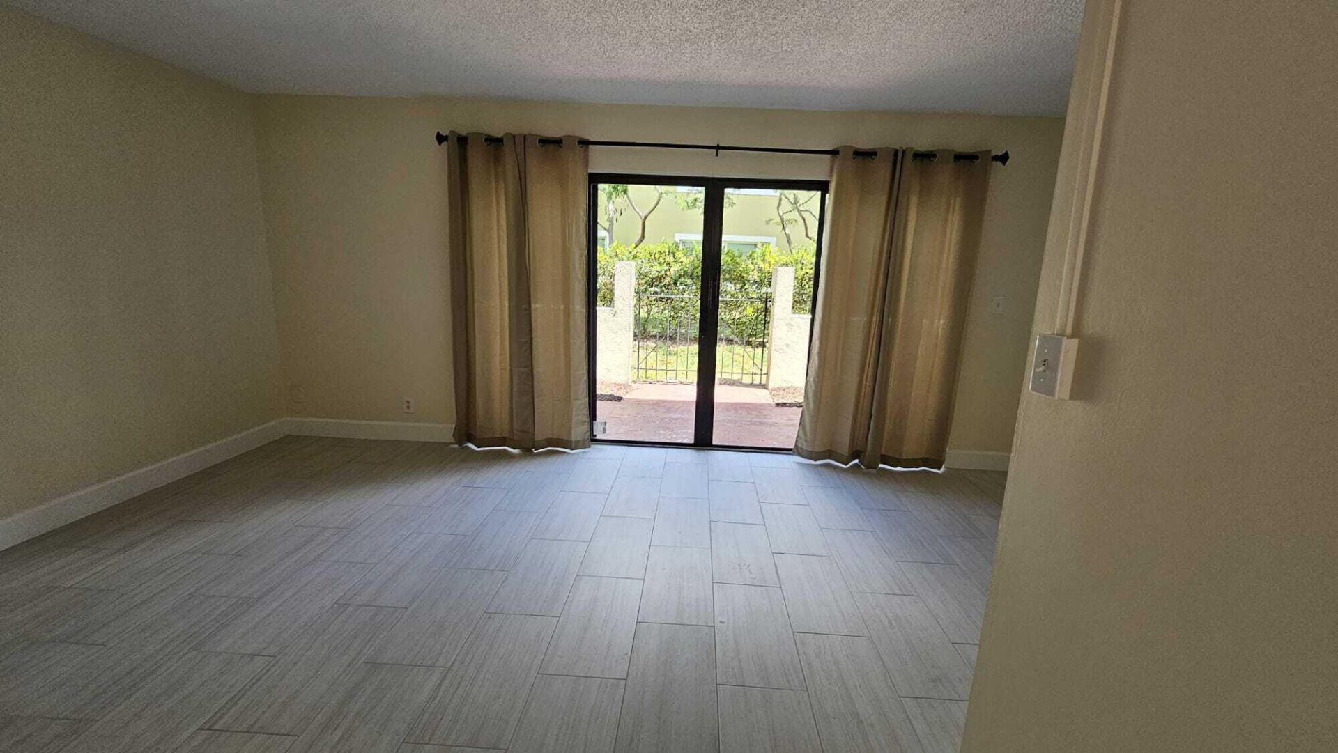 8801 W Sample Road, Unit 11, Coral Springs, FL 33065 Photo