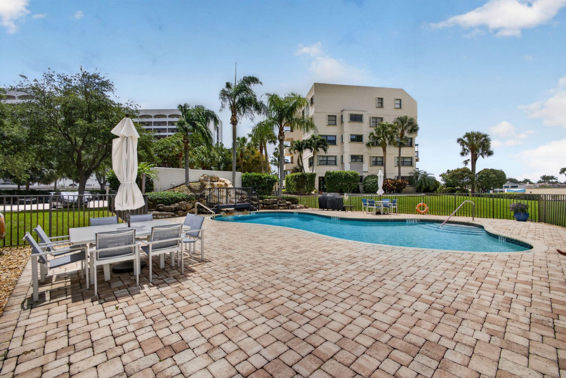 370 Golfview Road, Unit 503, North Palm Beach, FL 33408 Photo