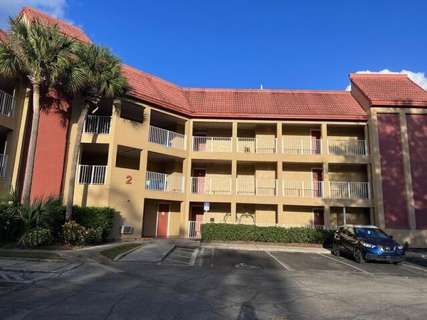 6337 Parc Corniche Dr Drive, Unit 2111, Orlando, FL 32821