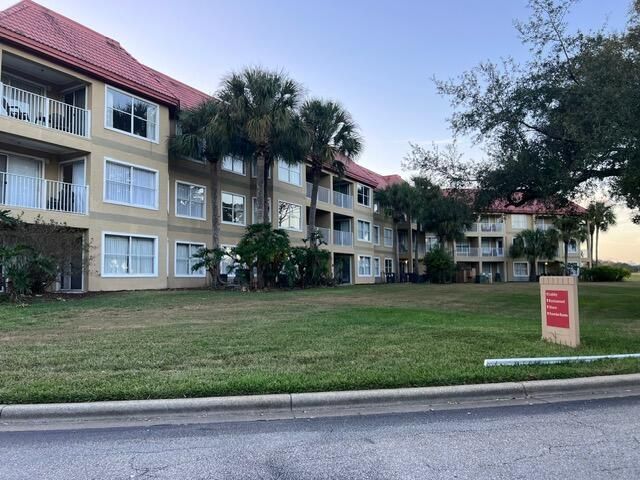 6337 Parc Corniche Dr Drive, Unit 2111, Orlando, FL 32821 Photo